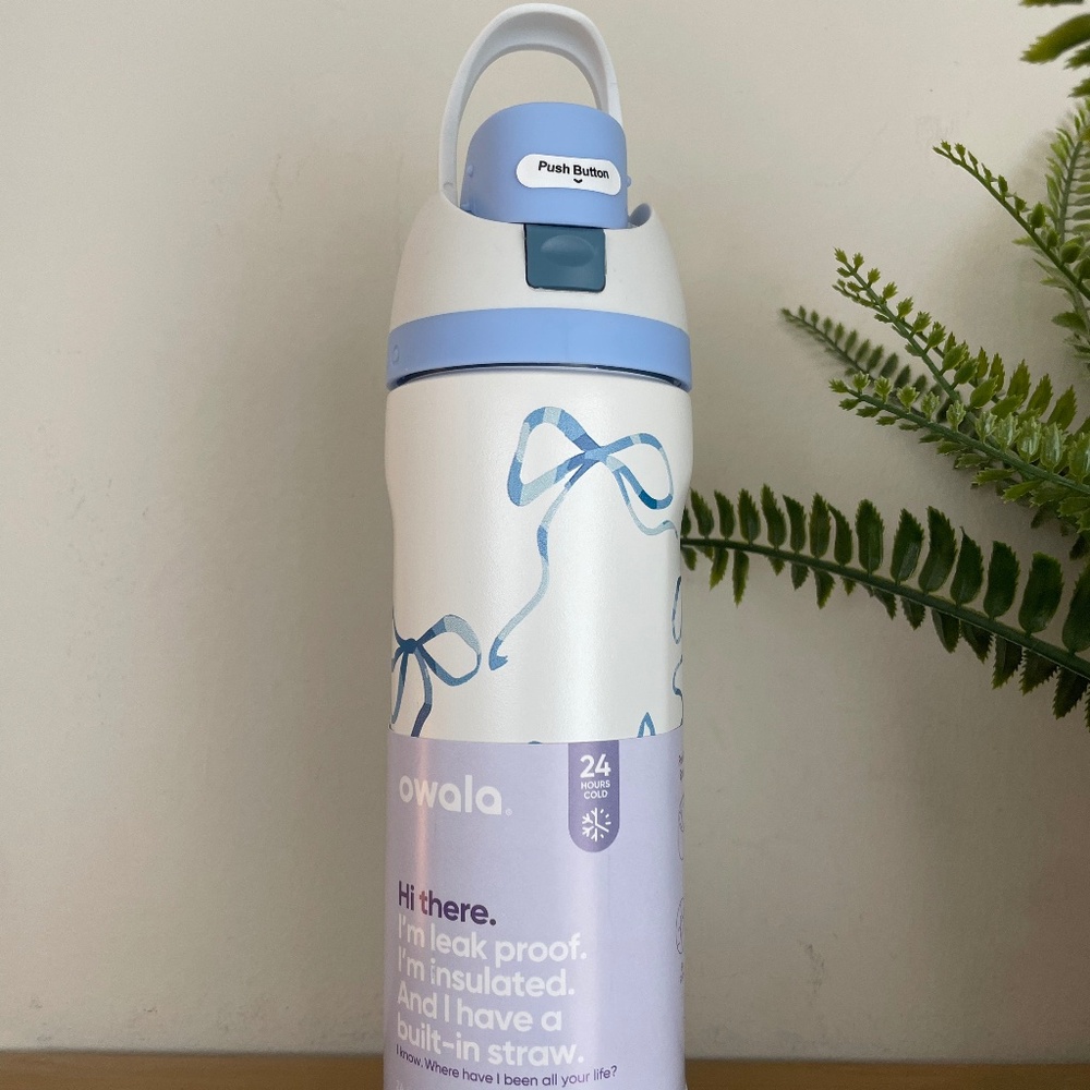 Owala FreeSip Insulated Water Bottle 24 oz. Blue & White Bow Design NEW